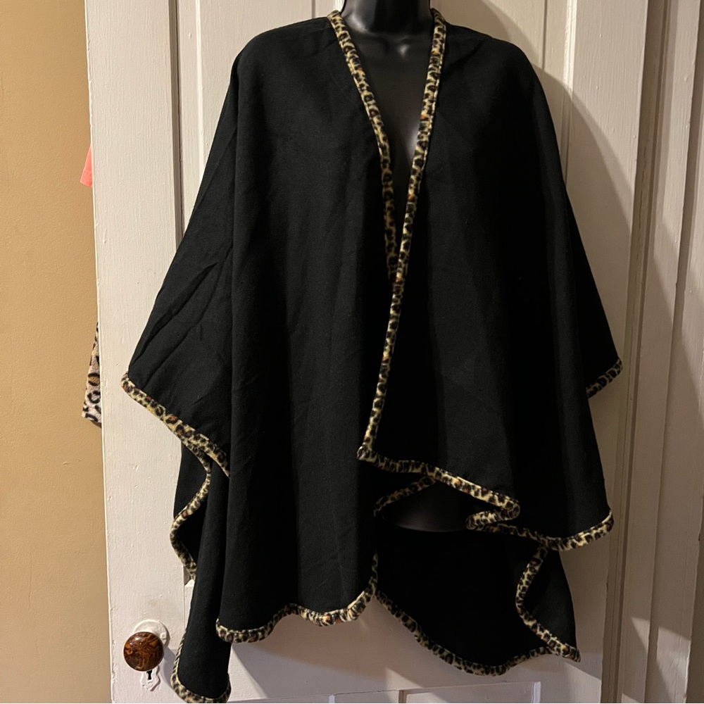 NWOT Black & Animal Print Shaw
